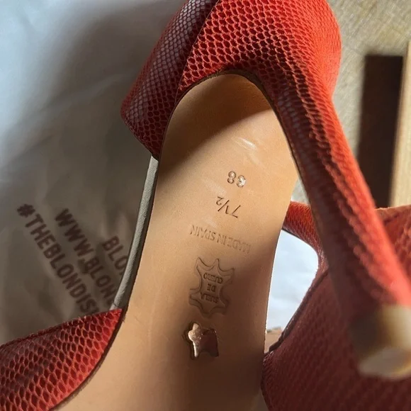 Blondish Red Textured Pointed Toe Pumps - Size 38 / 7.5 US, New in Box - Picture 4 of 5